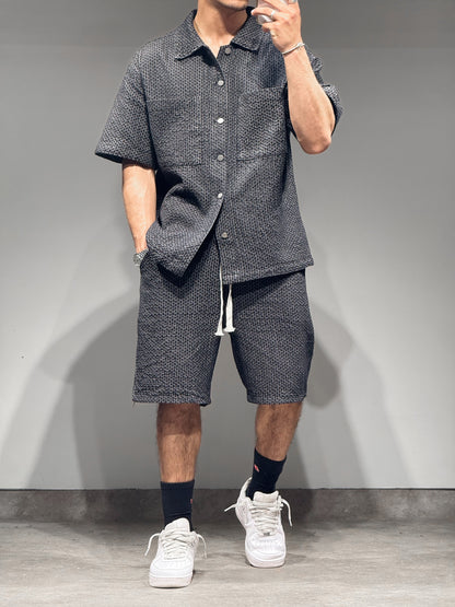 Set aus dunkelgrauen Shorts